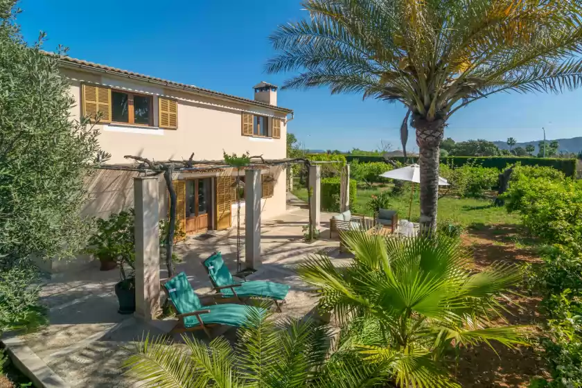 Holiday rentals in Can pilos