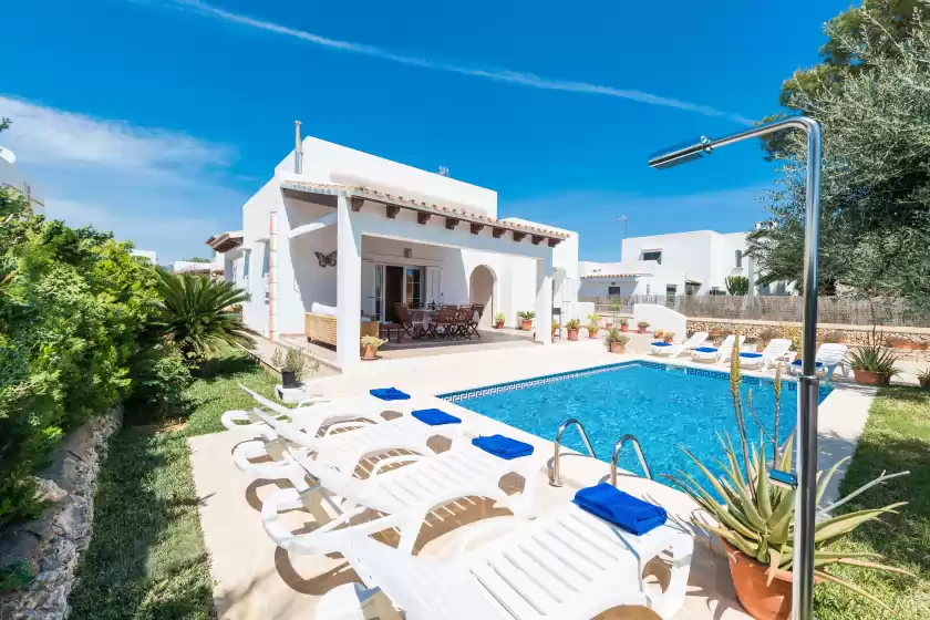 Holiday rentals in Villa cala ferrera