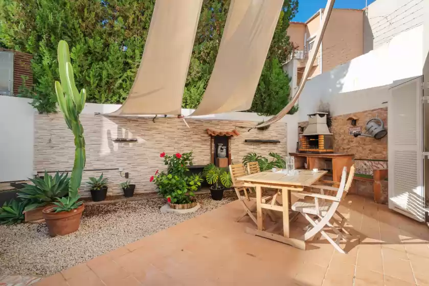 Holiday rentals in Evamas