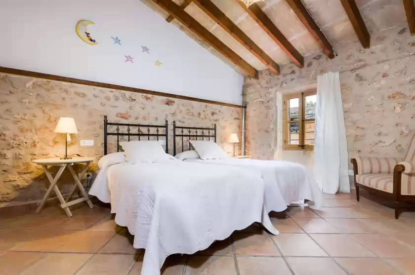 Holiday rentals in Can mora, Campos