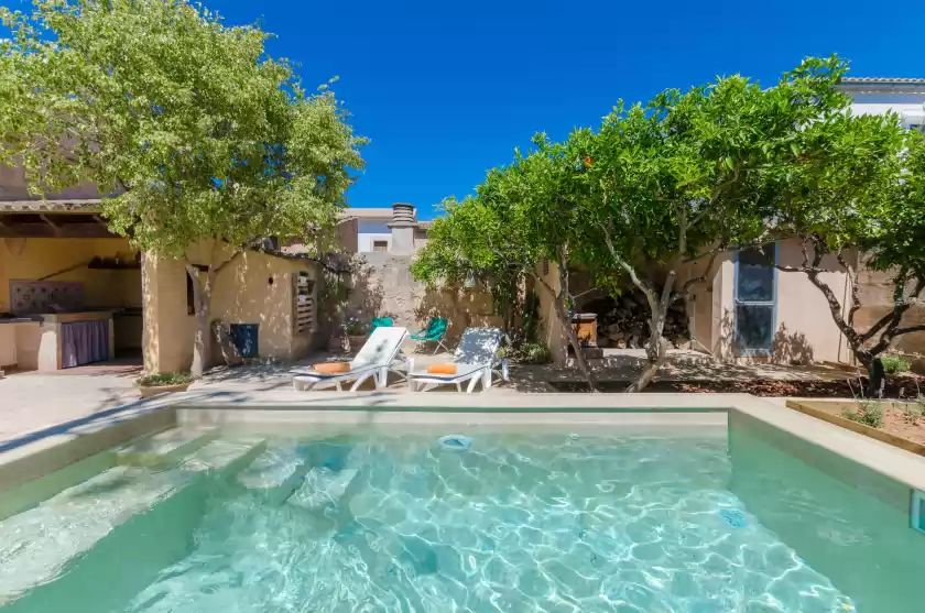 Holiday rentals in Can mora, Campos