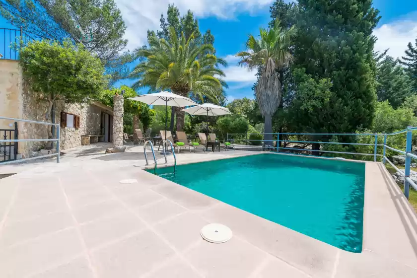 Holiday rentals in Can company