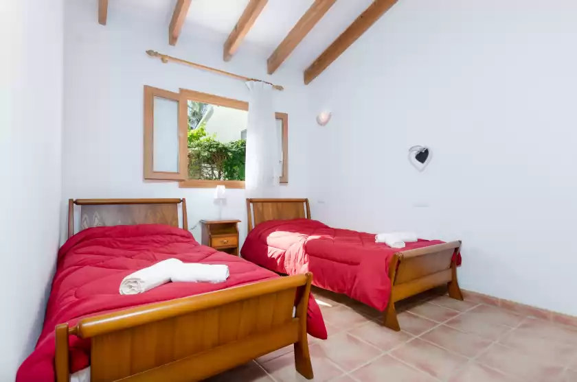 Holiday rentals in Perú, Son Serra de Marina