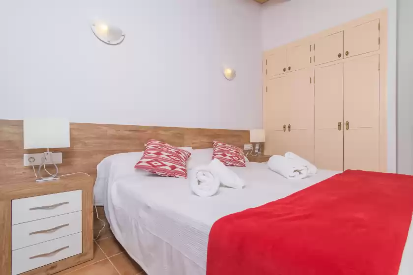 Holiday rentals in Can tomeu (ses salines), ses Salines