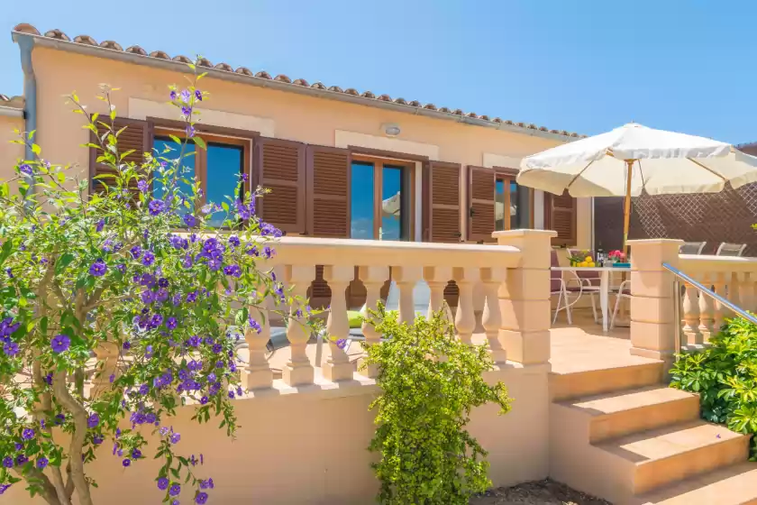 Holiday rentals in Can tomeu (ses salines), ses Salines