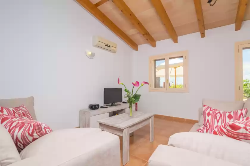 Holiday rentals in Can tomeu (ses salines), ses Salines