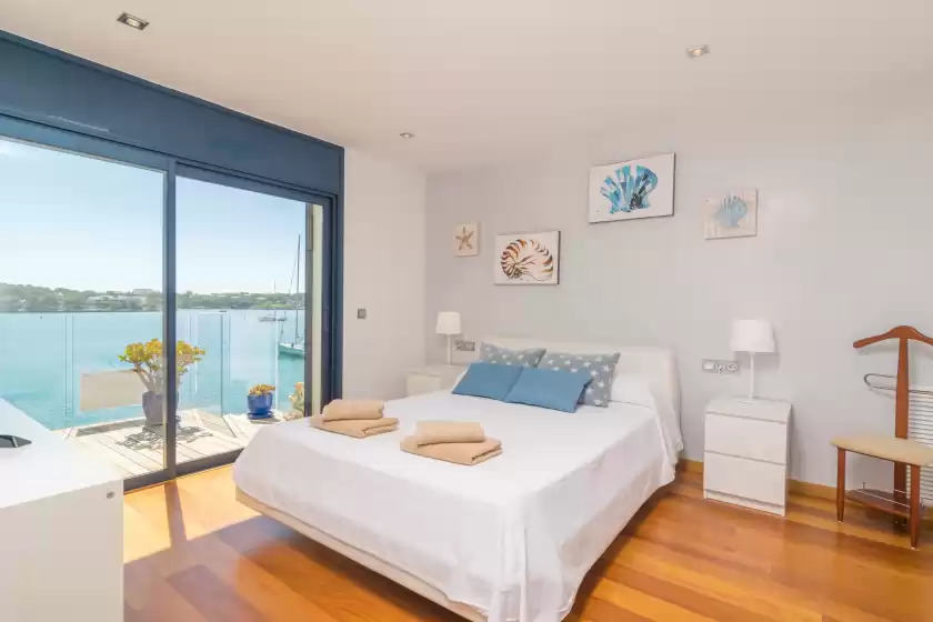 Holiday rentals in Llevant, Portocolom