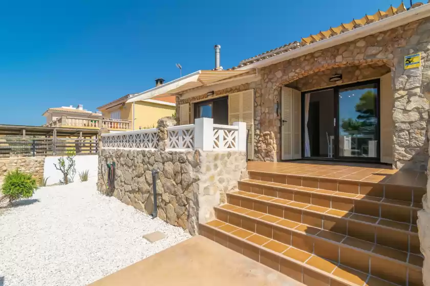 Holiday rentals in Can clavell, Urbanització Montfarrutx
