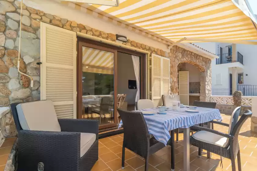 Holiday rentals in Can clavell, Urbanització Montfarrutx