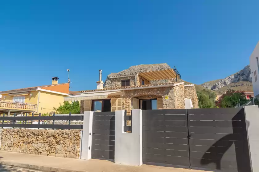 Holiday rentals in Can clavell, Urbanització Montfarrutx