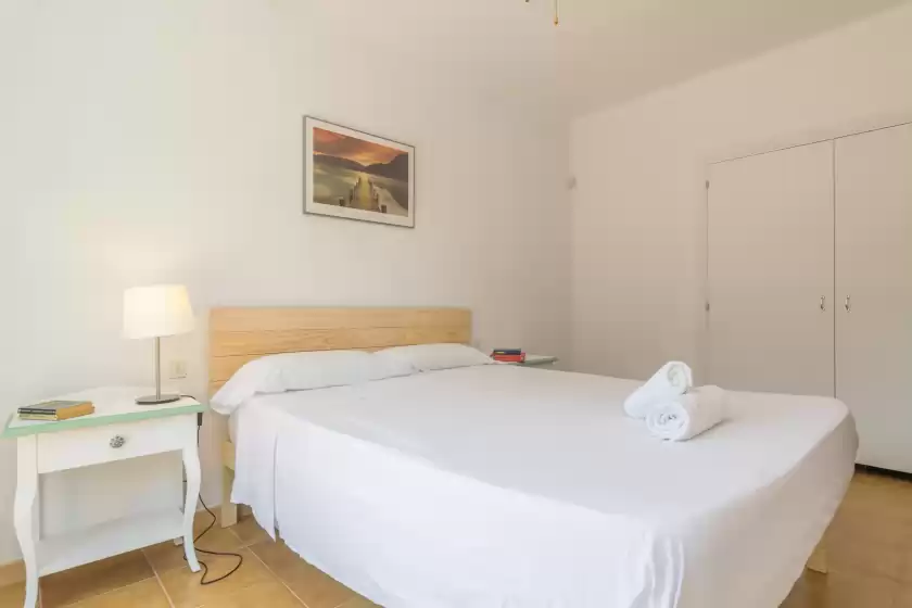 Holiday rentals in Can clavell, Urbanització Montfarrutx