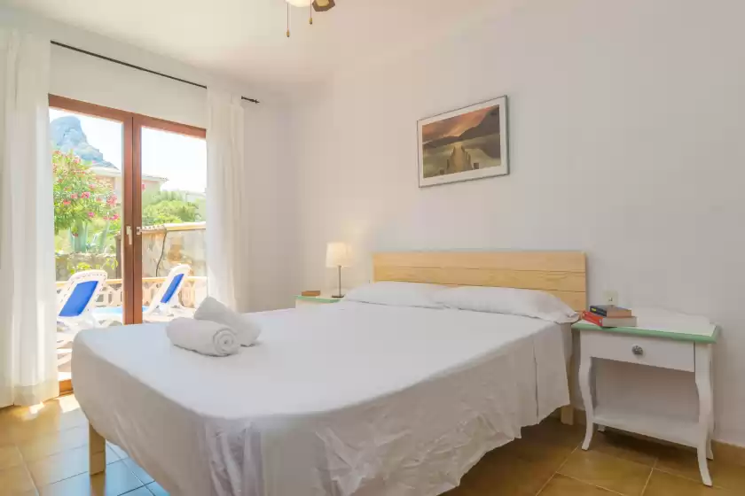 Holiday rentals in Can clavell, Urbanització Montfarrutx
