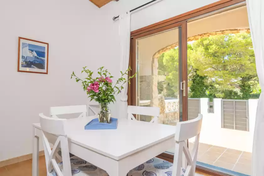 Holiday rentals in Can clavell, Urbanització Montfarrutx