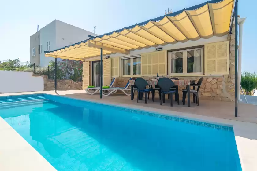 Holiday rentals in Can clavell, Urbanització Montfarrutx