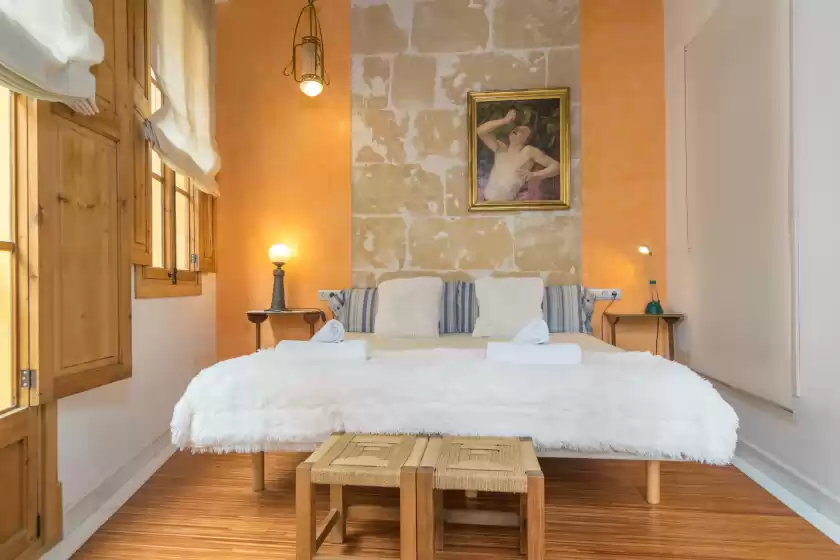 Holiday rentals in Miraclet - adults only, Palma