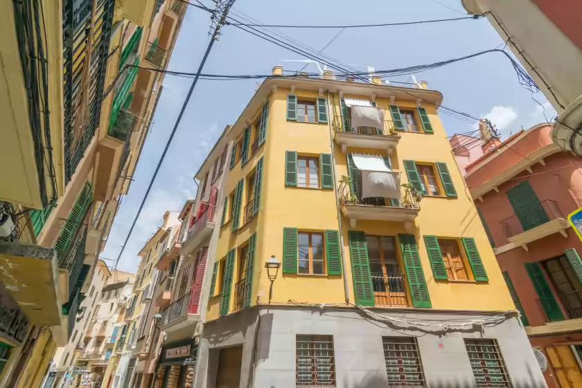 Holiday rentals in Miraclet - adults only, Palma