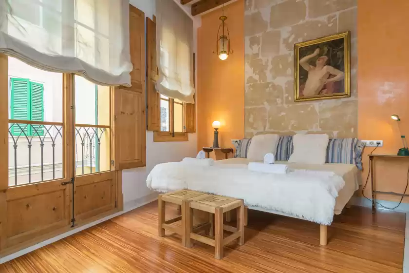 Holiday rentals in Miraclet - adults only, Palma