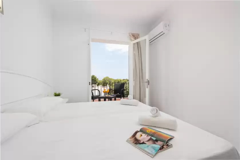 Holiday rentals in Hostal talamanca, Cala d'Or