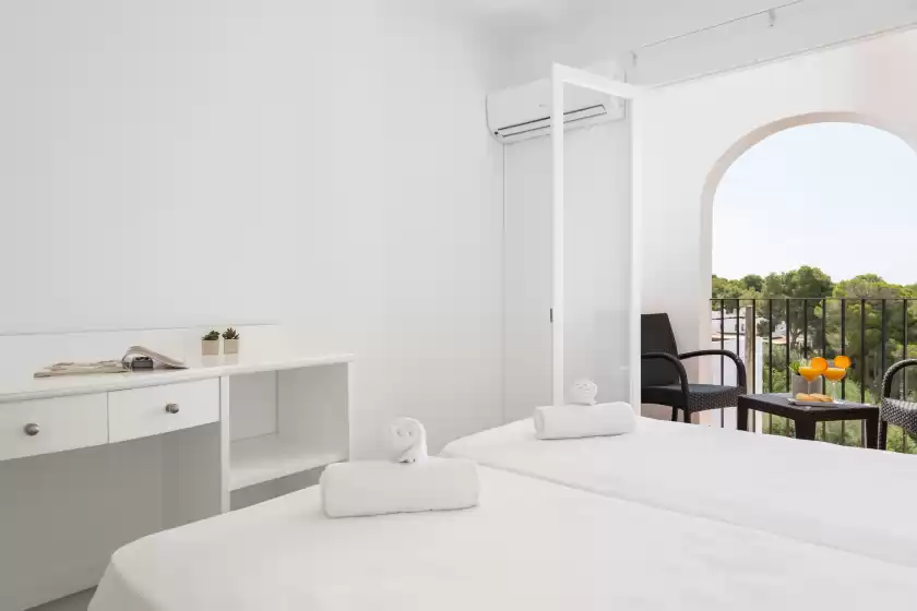 Holiday rentals in Hostal talamanca, Cala d'Or