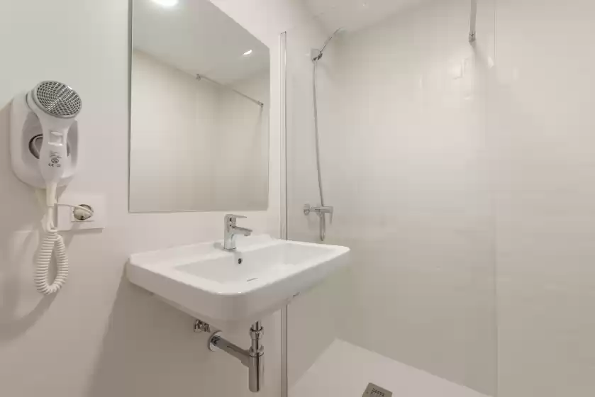 Holiday rentals in Hostal talamanca, Cala d'Or