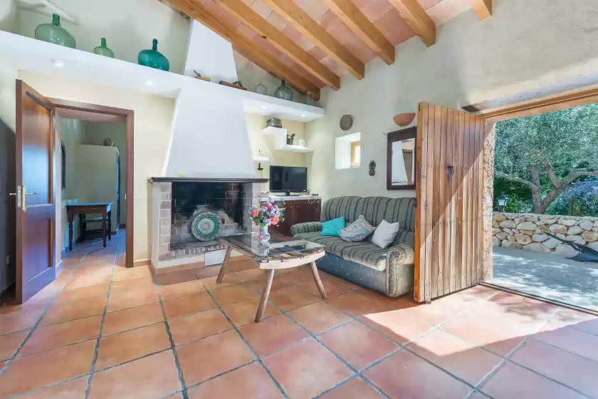 Holiday rentals in Sa plana (cala bona), Cala Bona