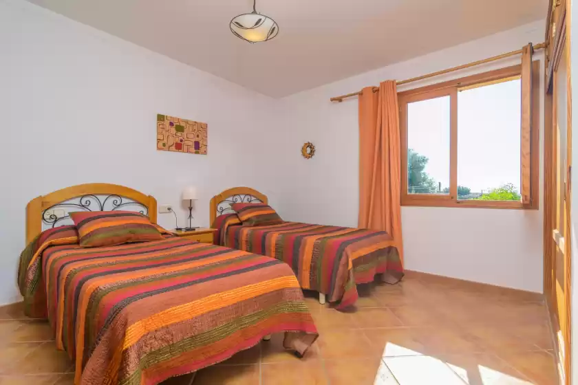 Holiday rentals in Can tut, Campanet