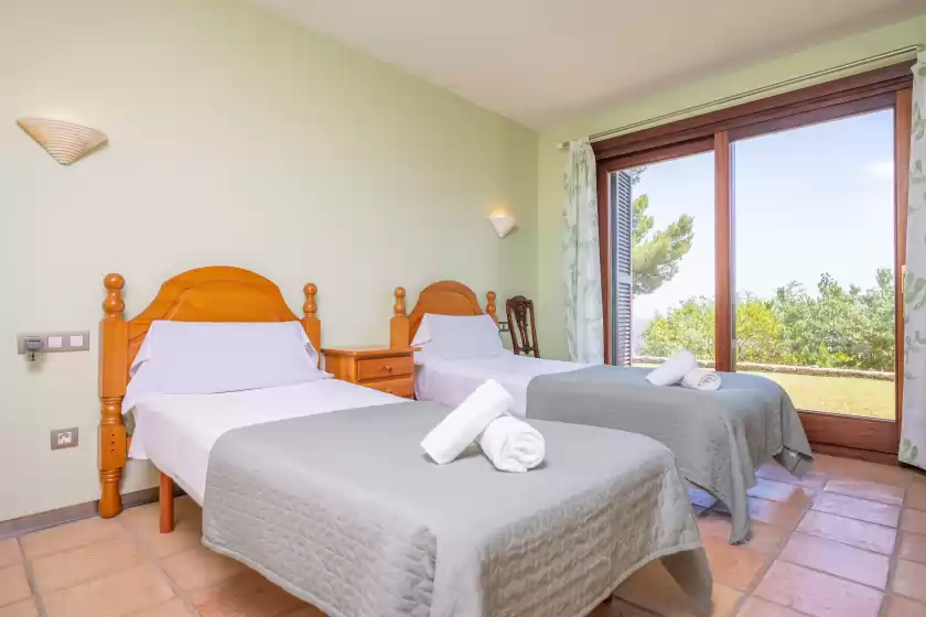 Holiday rentals in Can toni gat, Bunyola