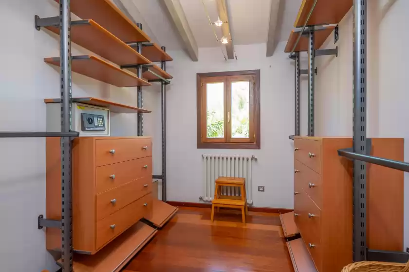 Holiday rentals in Can toni gat, Bunyola