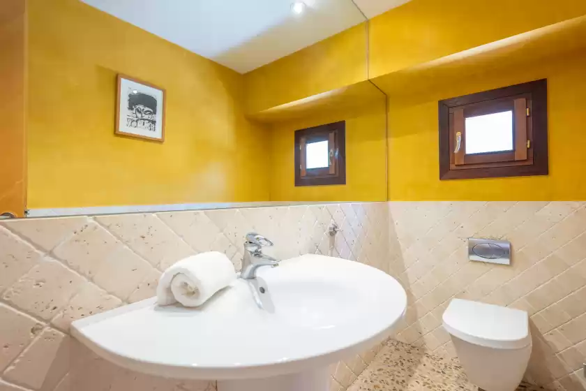 Holiday rentals in Can toni gat, Bunyola