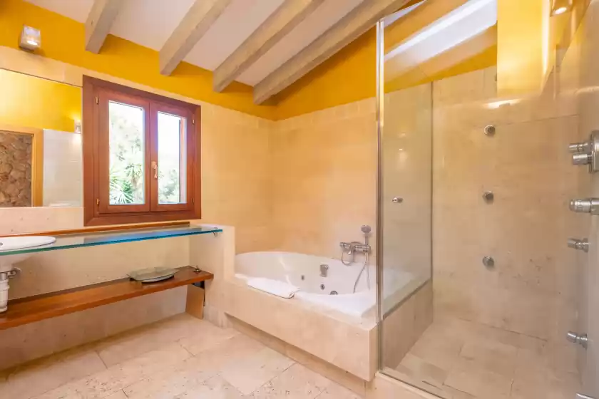 Holiday rentals in Can toni gat, Bunyola