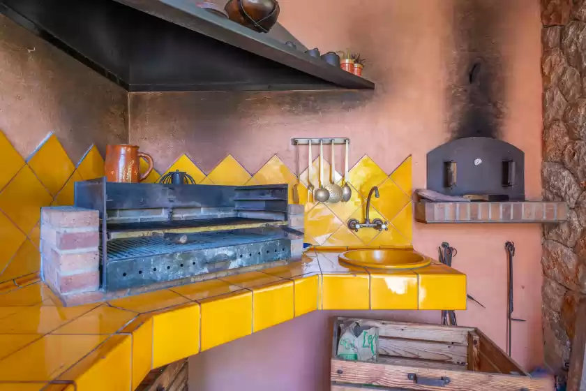 Holiday rentals in Can toni gat, Bunyola