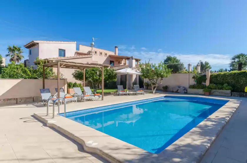 Holiday rentals in Pula viñas