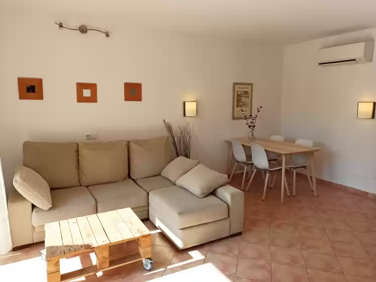 Holiday rentals in Burgit, es Cap des Moro