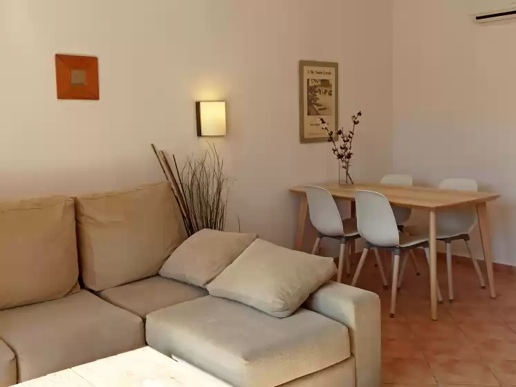Holiday rentals in Burgit, es Cap des Moro