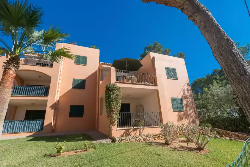 Holiday rentals in Burgit, es Cap des Moro