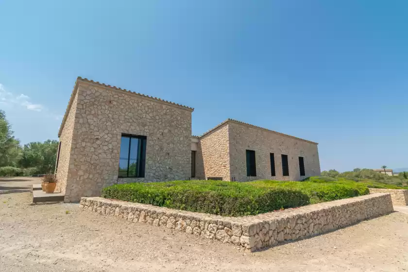 Holiday rentals in Sa garriga den garau, Ariany