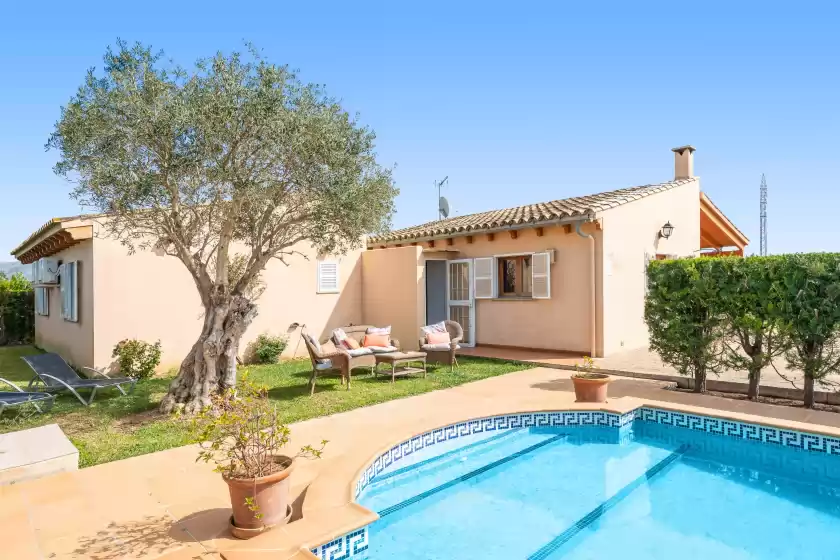 Holiday rentals in Son gallina