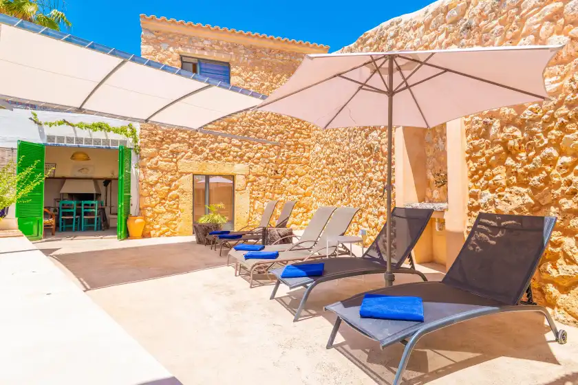 Holiday rentals in Sa teulera de pina, Pina