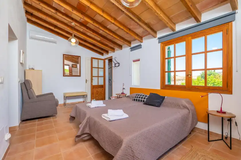Holiday rentals in Sa teulera de pina, Pina