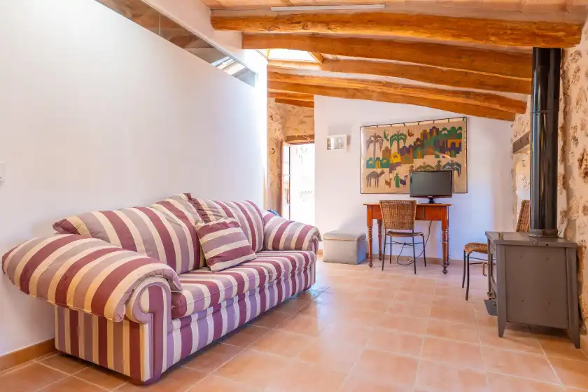 Holiday rentals in Sa teulera de pina, Pina