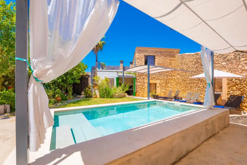Holiday rentals in Sa teulera de pina, Pina