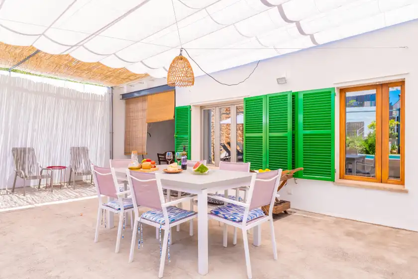 Holiday rentals in Sa teulera de pina, Pina