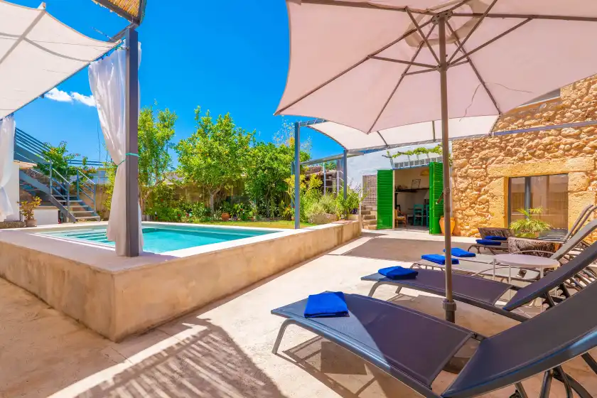 Holiday rentals in Sa teulera de pina, Pina