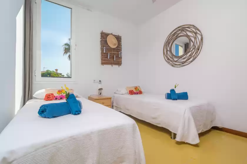 Alquiler vacacional en Mirella, Habitat