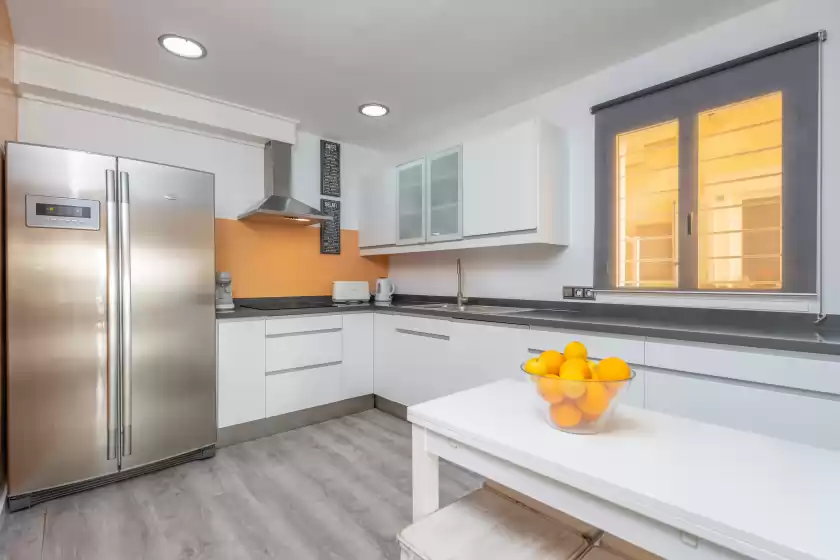 Holiday rentals in Porto luz, el Port