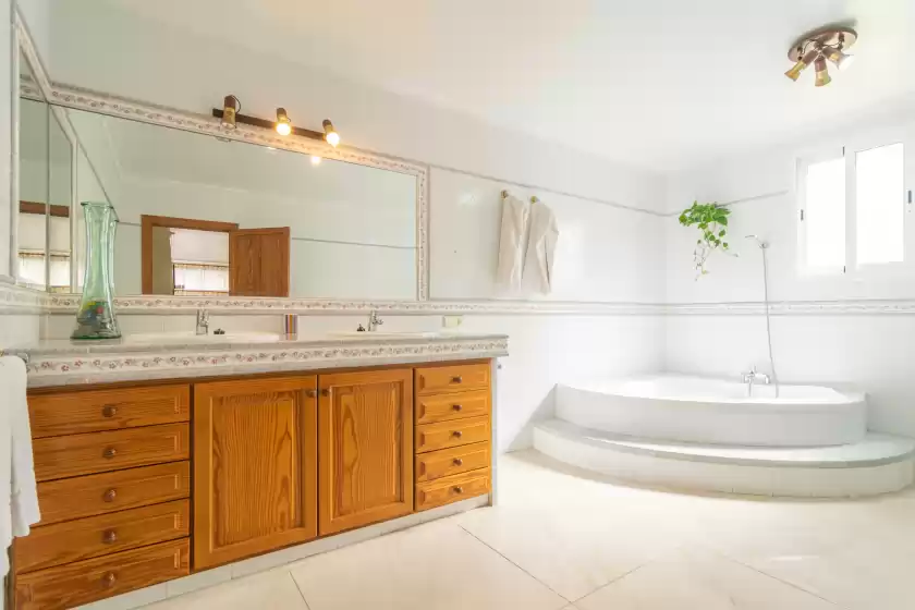 Holiday rentals in Unio 36, Ariany