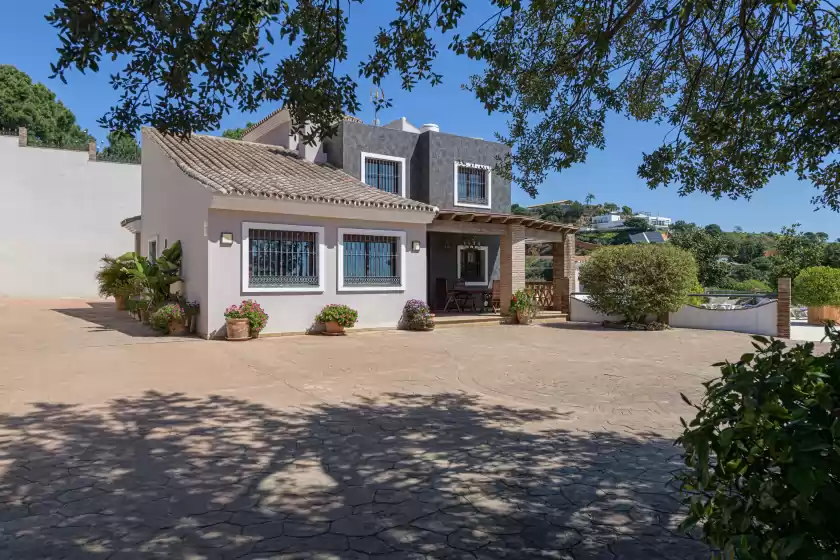 Holiday rentals in Villa lina, Estepona