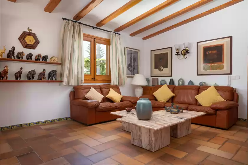 Holiday rentals in Mulholland villa, Can Picafort