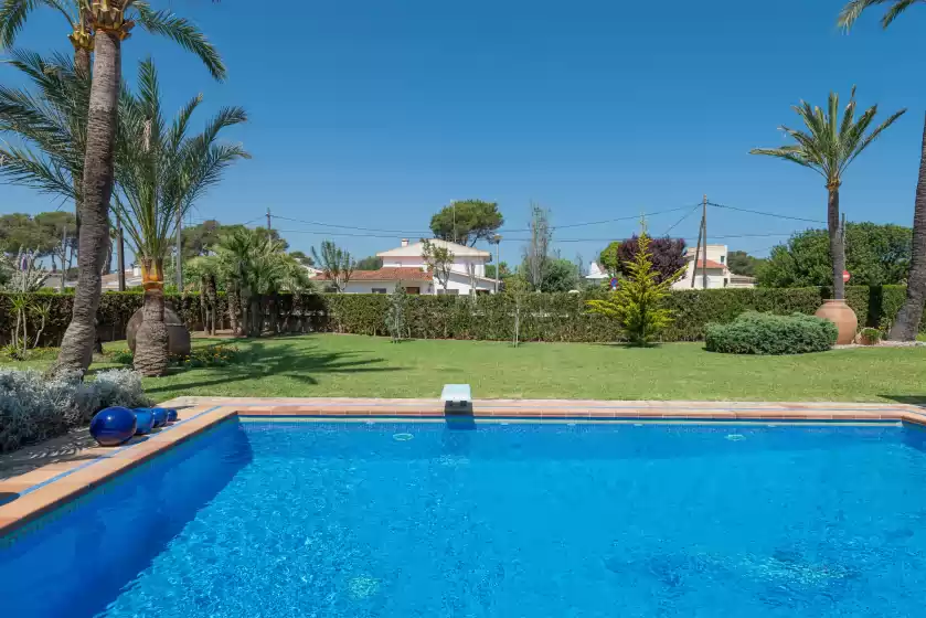 Holiday rentals in Mulholland villa, Can Picafort