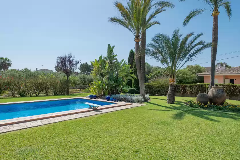 Holiday rentals in Mulholland villa, Can Picafort